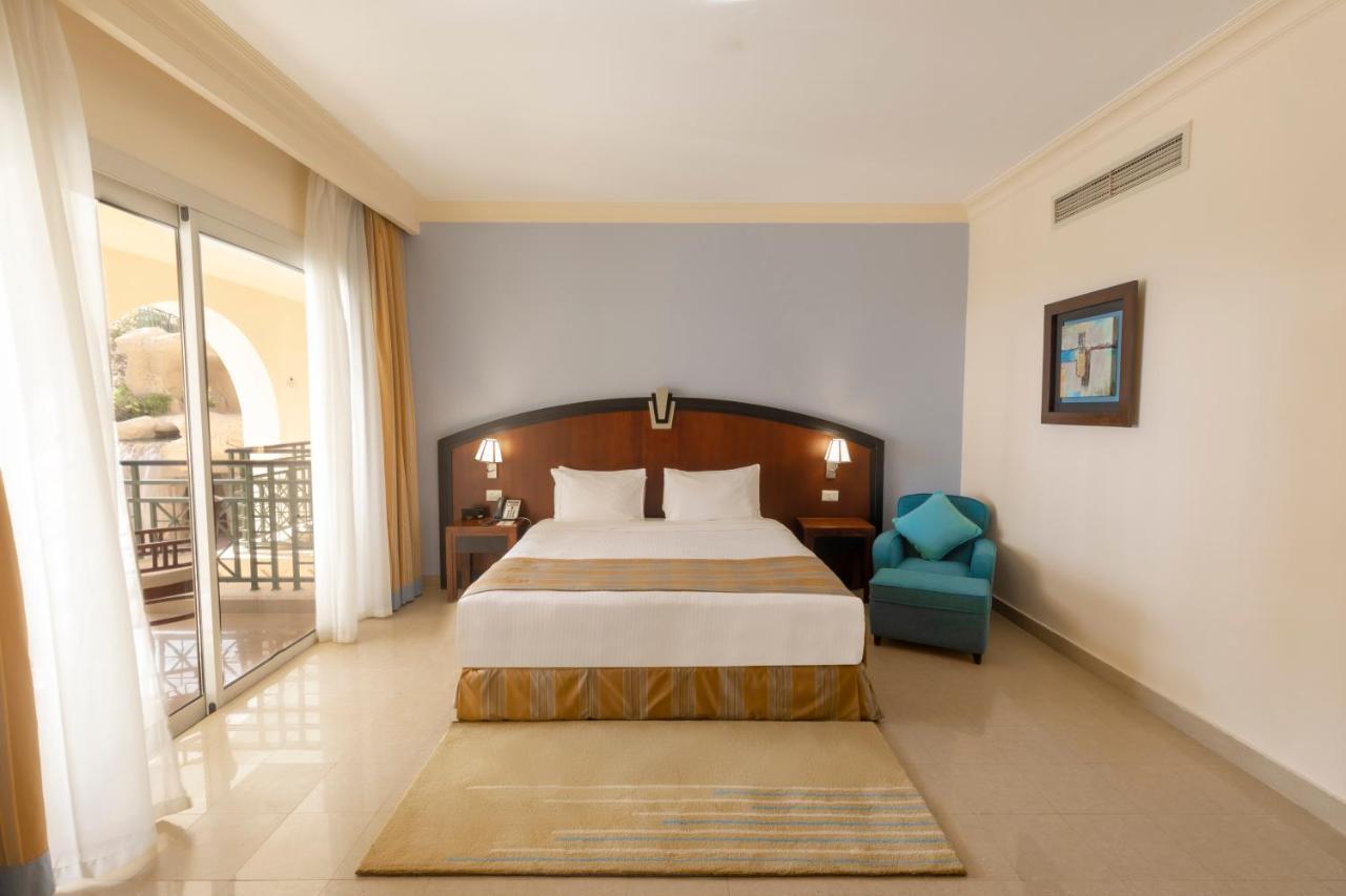 فندق وسبا ستيلا دي ماري بيتش شرم الشيخ المظهر الخارجي الصورة A bedroom at the hotel