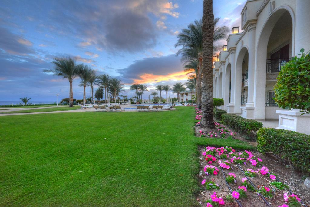 فندق وسبا ستيلا دي ماري بيتش شرم الشيخ المظهر الخارجي الصورة The grounds of the St. Regis