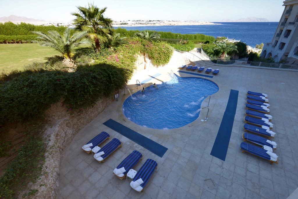 فندق وسبا ستيلا دي ماري بيتش شرم الشيخ المظهر الخارجي الصورة The pool at the Four Seasons Hotel, Sharm El Sheikh